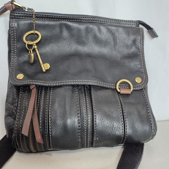 Fossil Morgan Traveler Black Leather Multi-Pocket Adjustable Crossbody - Picture 4 of 11